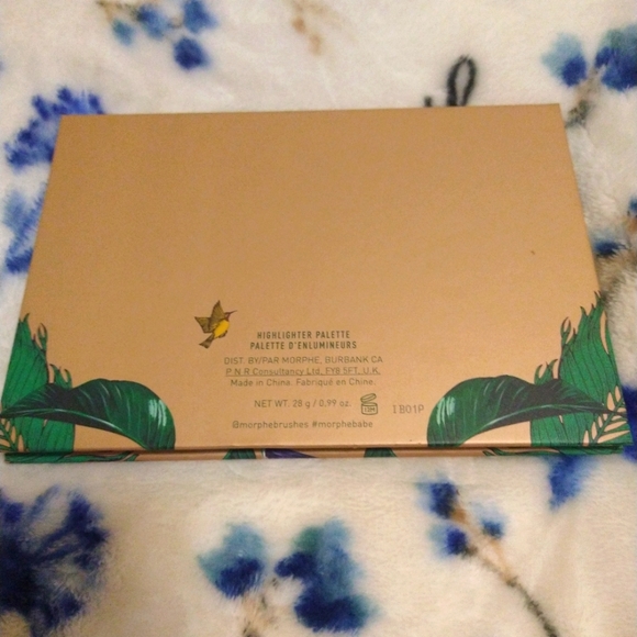 Morphe Babe in Paradise highlighter palette - Picture 3 of 3
